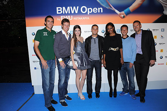 TennisPros, mit Patrick Kühnen und Marie Nasemann und Sara Nuru (©Foto: Goran Nitschke)